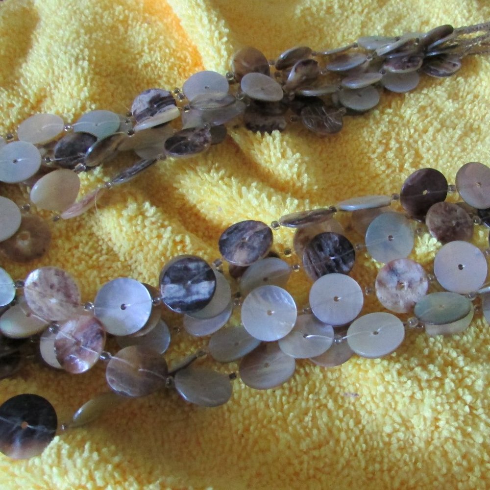 6 Strand Shell Necklace - Picture 7 of 8